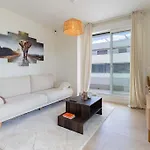 Apartment Modern 2-bed With Huge Terrace